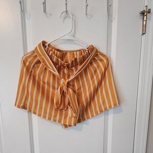 Shein Shorts pull on with belt Size Medium